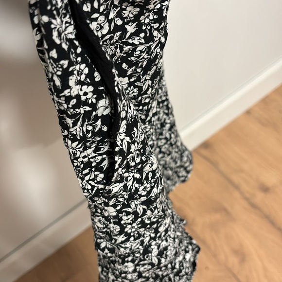 Abercrombie & Fitch front tie floral mini dress. - Picture 4 of 8